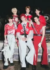 《燃少训练营毕业公演》：梦想绽放，青春无悔！直击舞台背后的汗水与感动